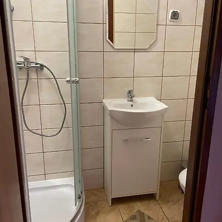 Komfortowe,samodzielne Pietro Do Wynajecia - Pokoje Goscinne Olenka Apartment Nowecin