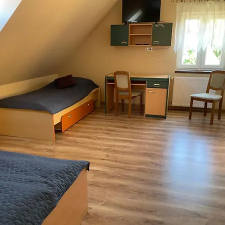 Komfortowe,samodzielne Pietro Do Wynajecia - Pokoje Goscinne Olenka Apartment Nowecin